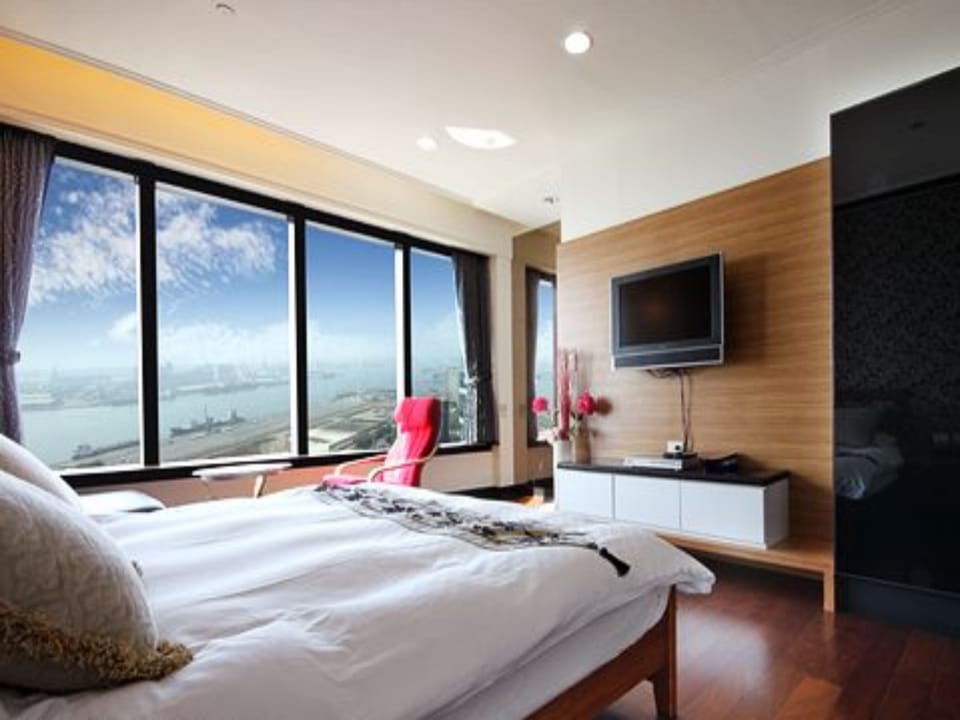 near MRT Sanduo sea view double-85大樓-海角月租套房 Vacation rental in Kaohsiung