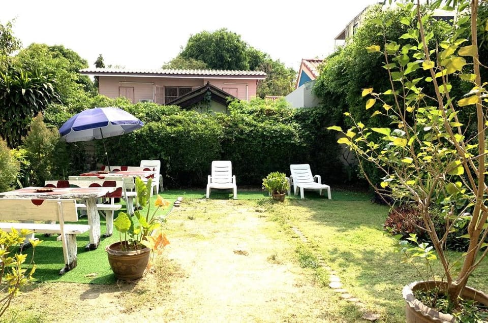 Golf-Sea-City Guest House Bed and Breakfast in Hua Hin District