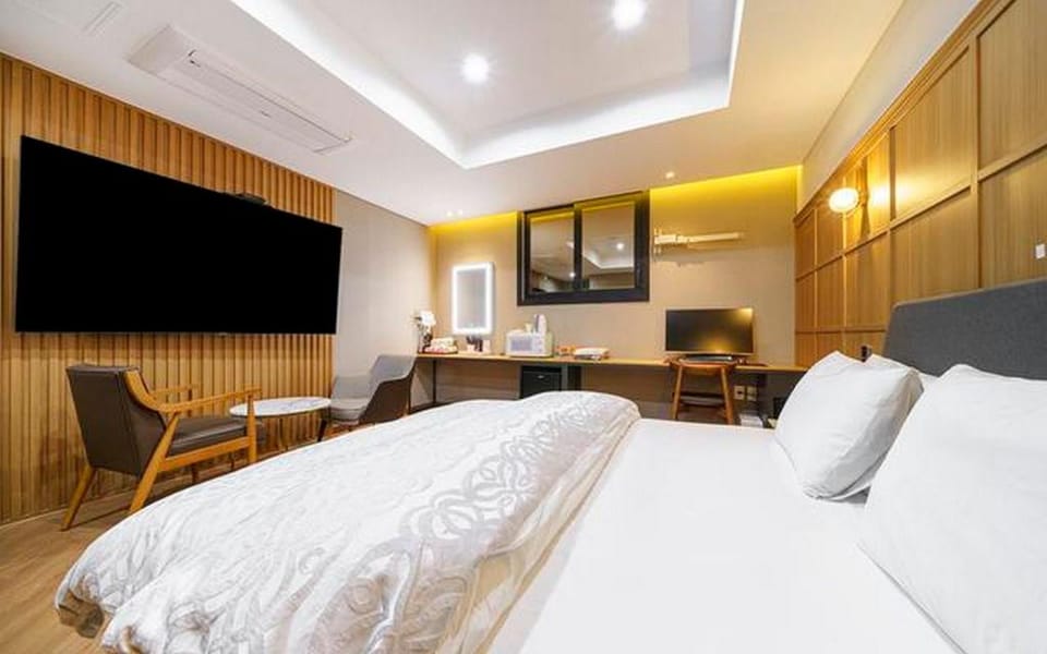 Ulsan KTX Station Brown Dot Hotel in South Korea