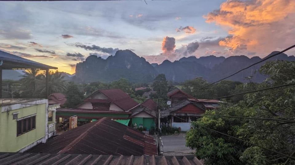 Local Guesthouse Bed and Breakfast in Vang Vieng