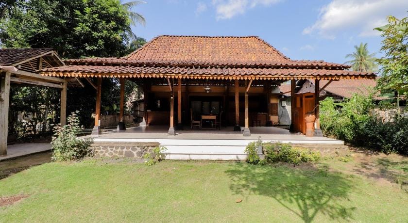 Nurudin House Vacation rental in Indonesia