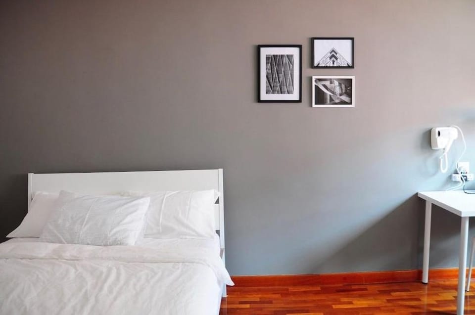 GRAYHAUS Guest House Bed and Breakfast in Petaling Jaya