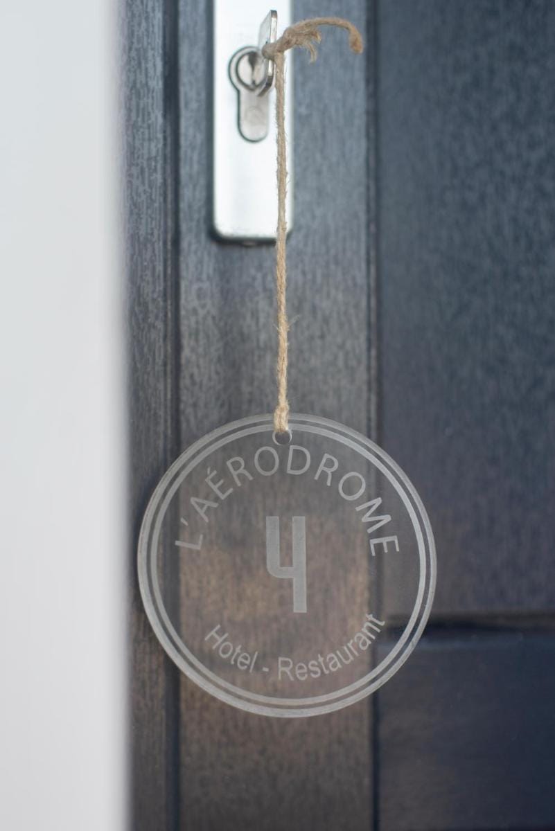 Logis Hôtel & Restaurant de l'Aérodrome de la Baie de Somme Hotel in Hauts-de-France