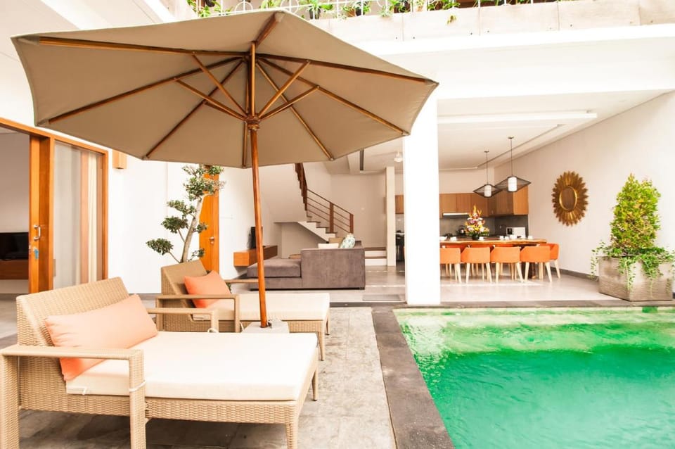 Apple Villa & Suite Seminyak Campground/ 
RV Resort in North Kuta