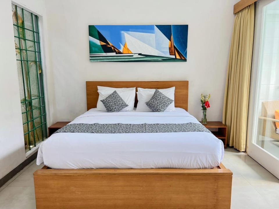 Apple Villa & Suite Seminyak Campground/ 
RV Resort in North Kuta