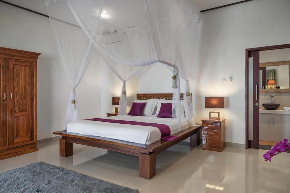 OJ Villa - Seminyak Villa in North Kuta