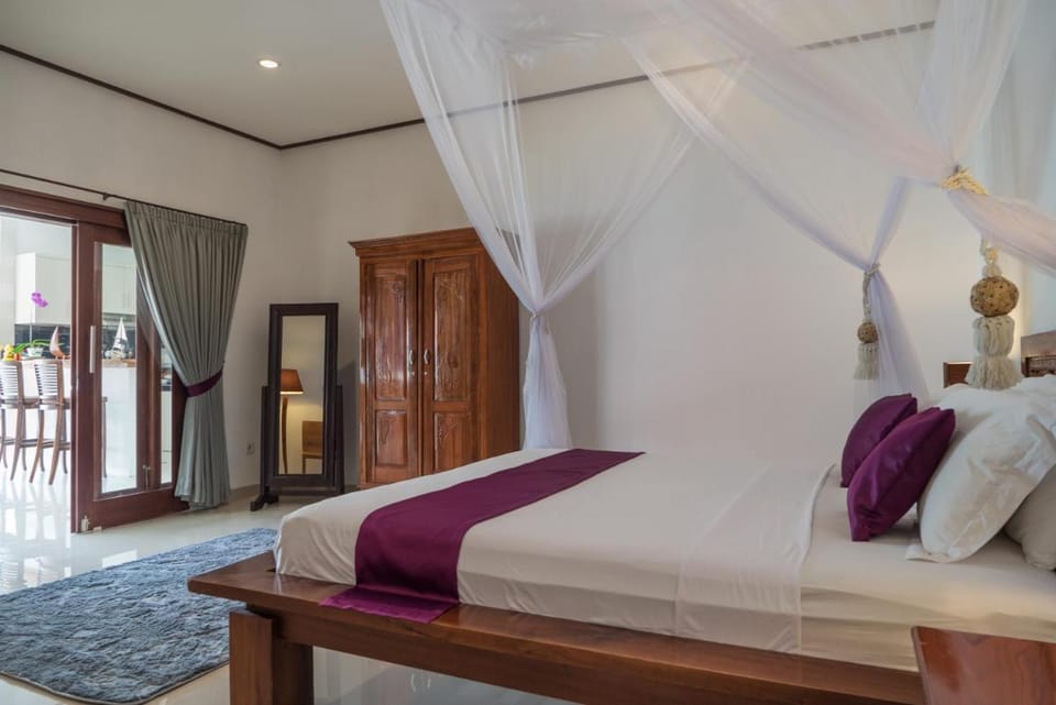 OJ Villa - Seminyak Villa in North Kuta