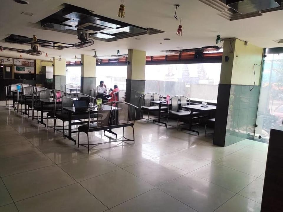 Hotel Tanwani Hotel in Karnataka
