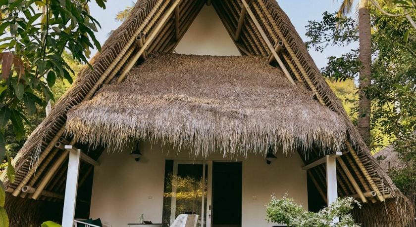 Vayam Boutique Resort Campground/ 
RV Resort in Central Sekotong