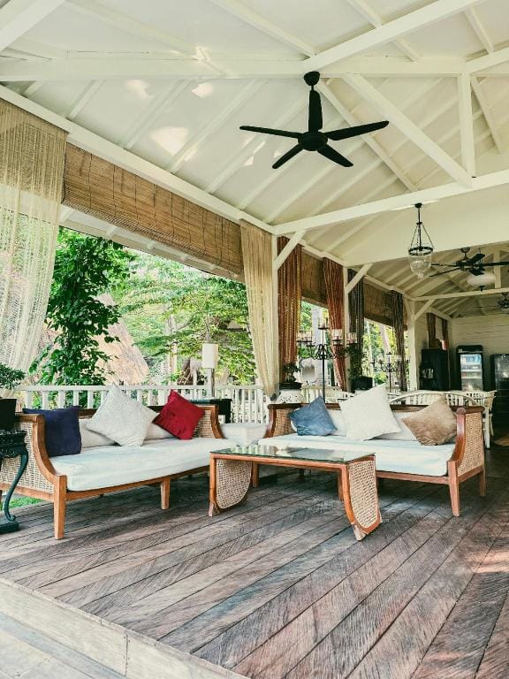Vayam Boutique Resort Campground/ 
RV Resort in Central Sekotong