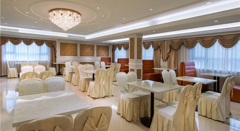 Vienna International Hotel Shenzhen Buji Dafen Hotel in Shenzhen
