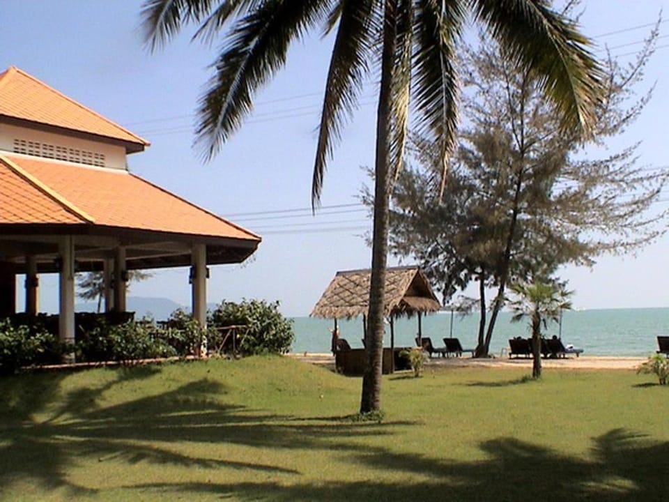 Coral Hotel Bangsaphan Resort in Prachuap Khiri Khan, Thailand