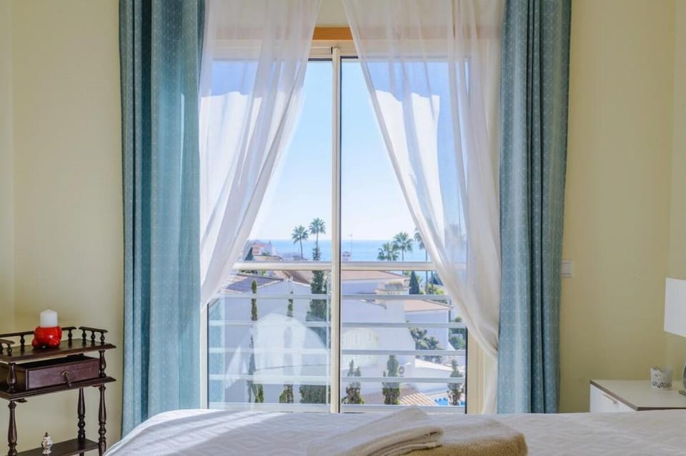 BnB Homes Apartment with Lovely ocean view Terrace Apartment in Guia