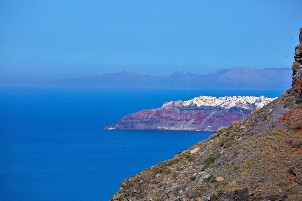 On the Cliff Hotel in Thera