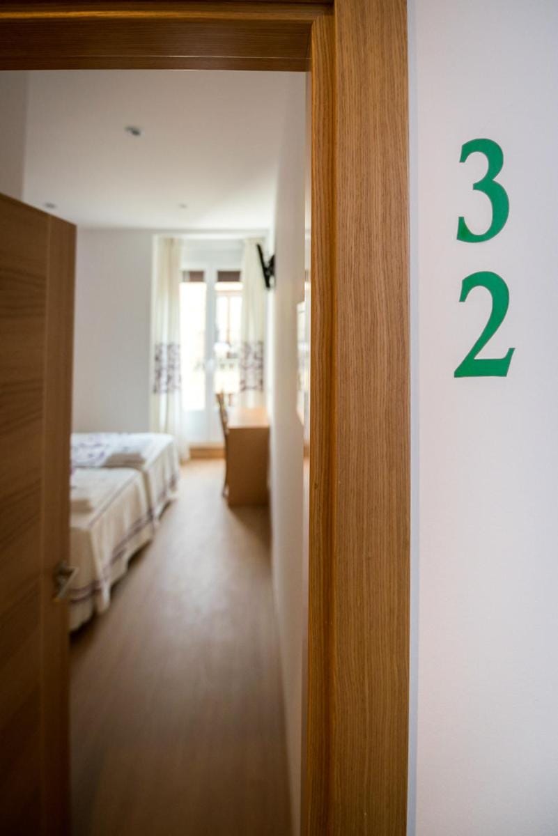 Hostal Carracedo Bed and Breakfast in Centro