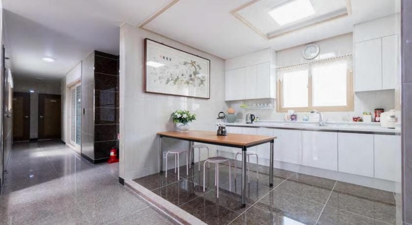 Hub Guesthouse Bed and Breakfast in Gyeonggi-do