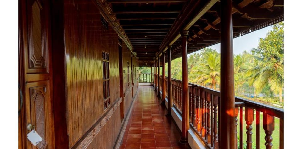 Kumarakom Heritage - Kumarakom Hotel in Kumarakom