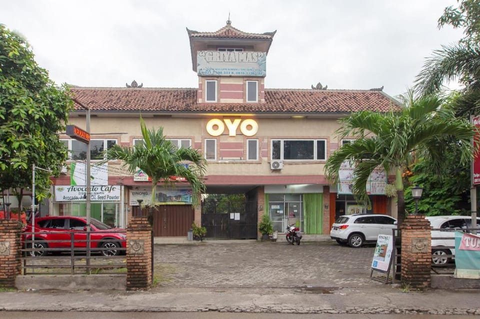 OYO 645 Griya Mas Syariah Hotel in West Java