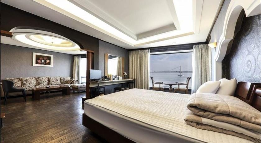 Bridge Hotel Hotel in Busan