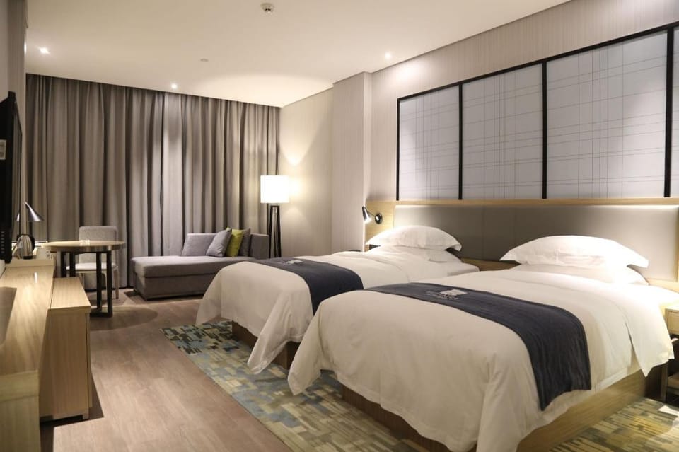 Echarm Hotel Guangzhou Kecun Metro Station Pazhou Exhibition Hotel in Guangzhou