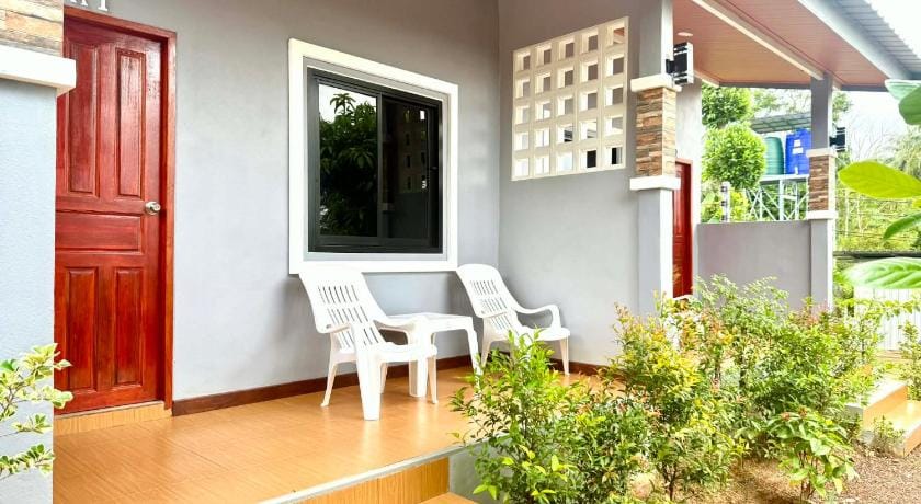 Asama Bungalow Bed and Breakfast in Sala Dan