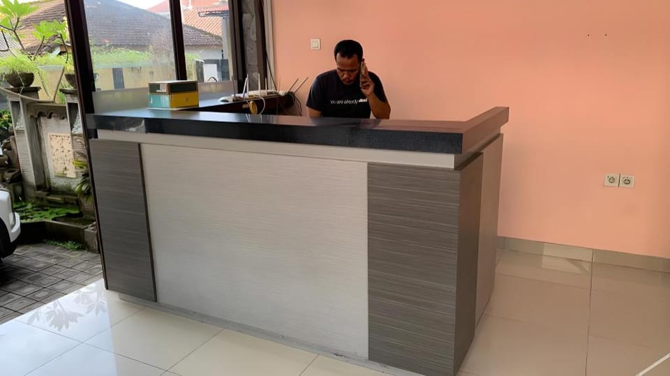 Taxa Uma Guest House Bed and Breakfast in Kuta