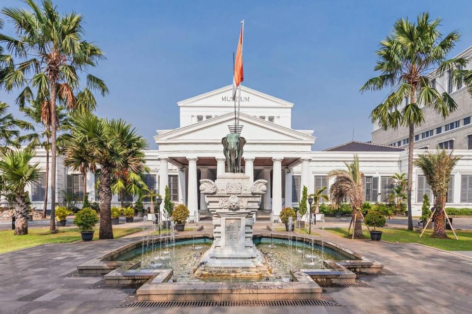 RedDoorz Syariah near Stasiun Karet Hotel in Jakarta
