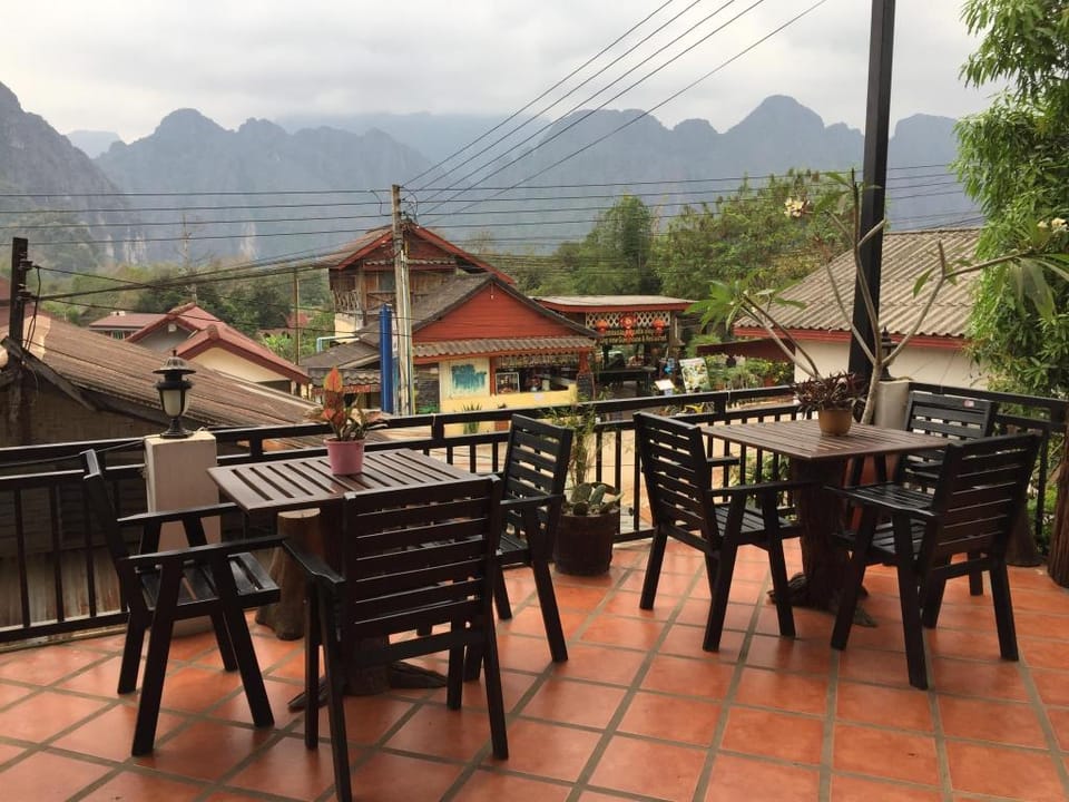 Nice View Guesthouse Hotel in Vang Vieng