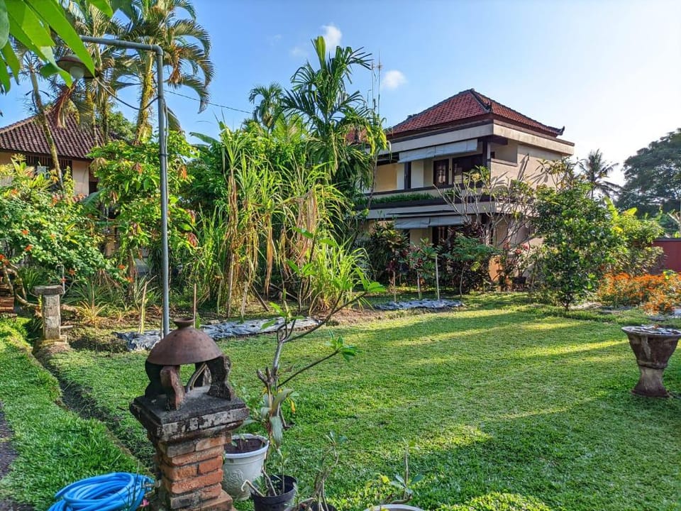 Indraprastha 2 Bungalow Bed and Breakfast in Ubud