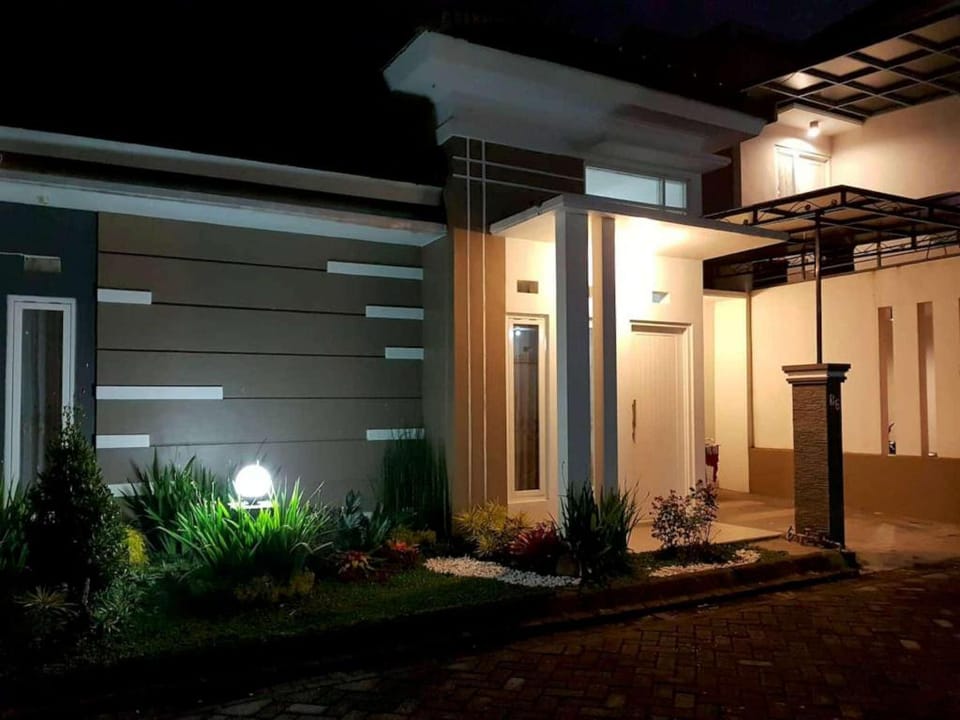Villa Mutiara Batu Villa in Batu