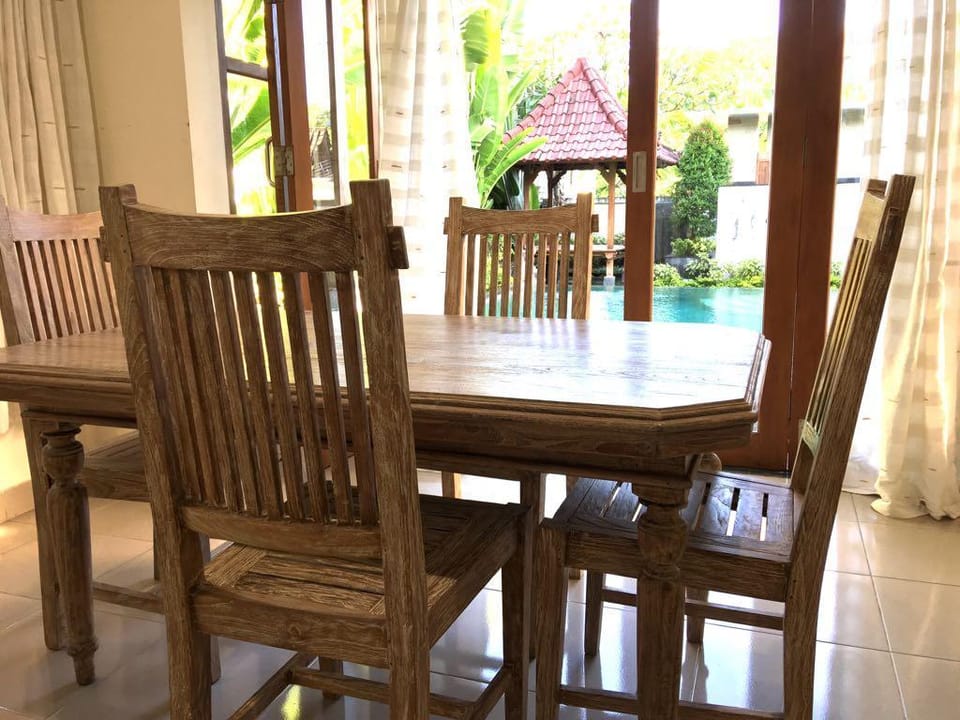 Big Pineapple Villa - 2 Bedroom Villa in Denpasar