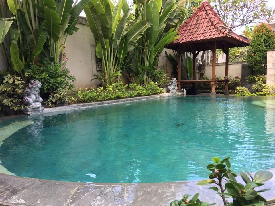 Big Pineapple Villa - 2 Bedroom Villa in Denpasar