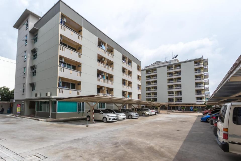Jr Mansion On Nut Soi 25 Apartment hotel in Bangkok