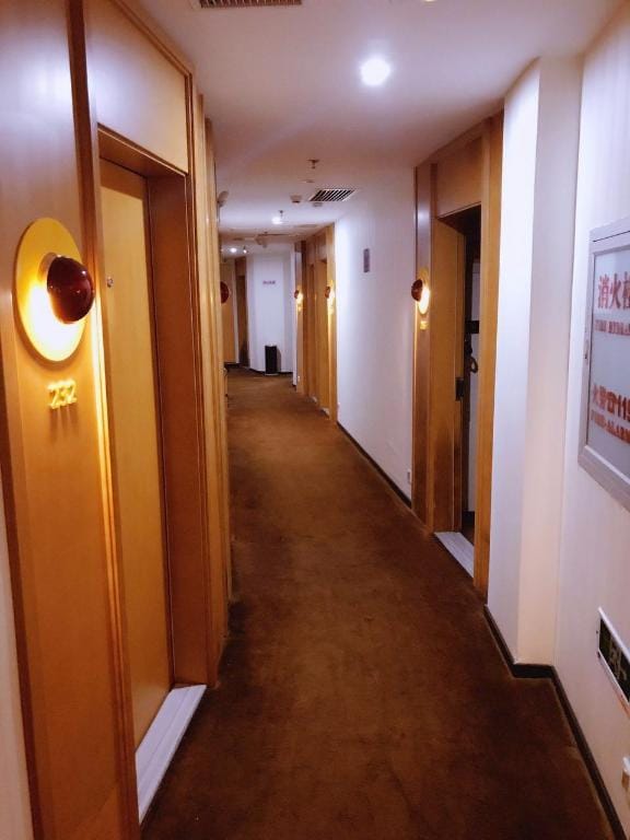 IU Hotel Tianjin Xianshuigu National Exhibition Center Yuntan University Town Hotel in Tianjin