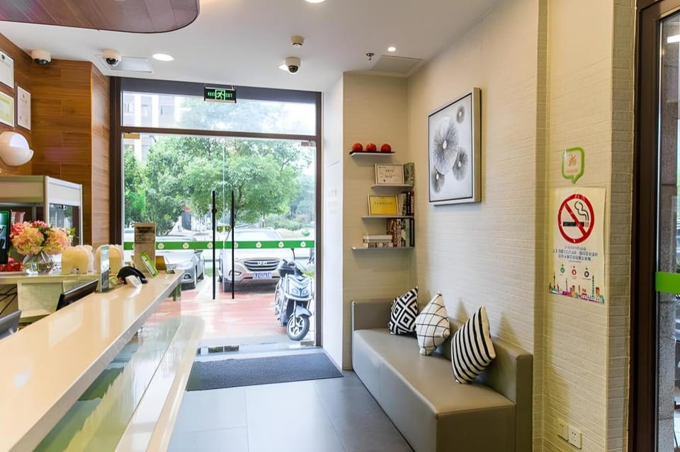Hi Inn Shanghai Jiading New City Baiyin Road Metro Station Hotel Hotel in Shanghai