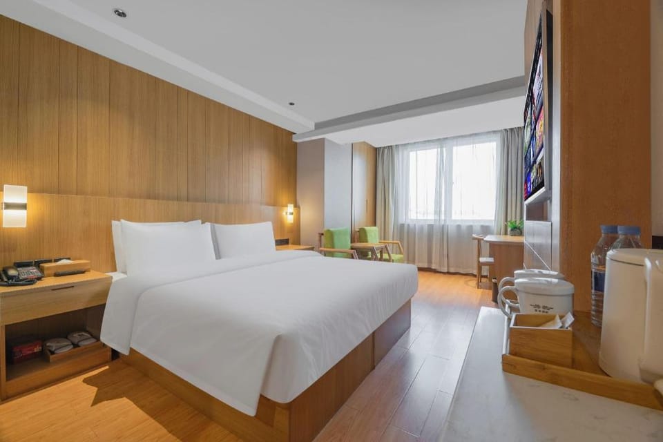 Starway Hotel Xi'An Railway Station Airport Shuttle Hotel in Xian