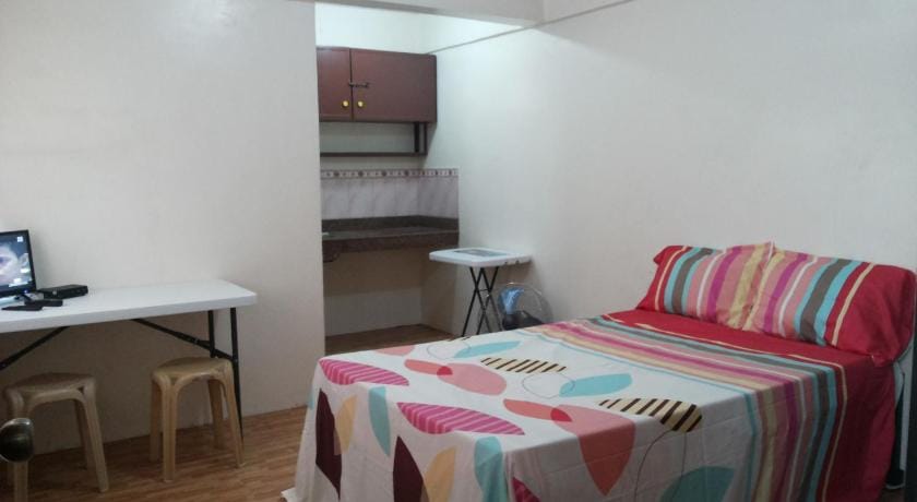 Budget Studio Unit in Makati Bed and Breakfast in Pasay