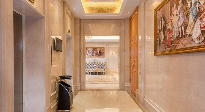 Vienna Hotel Shenzhen Lo Wu Control Point Hotel in Hong Kong