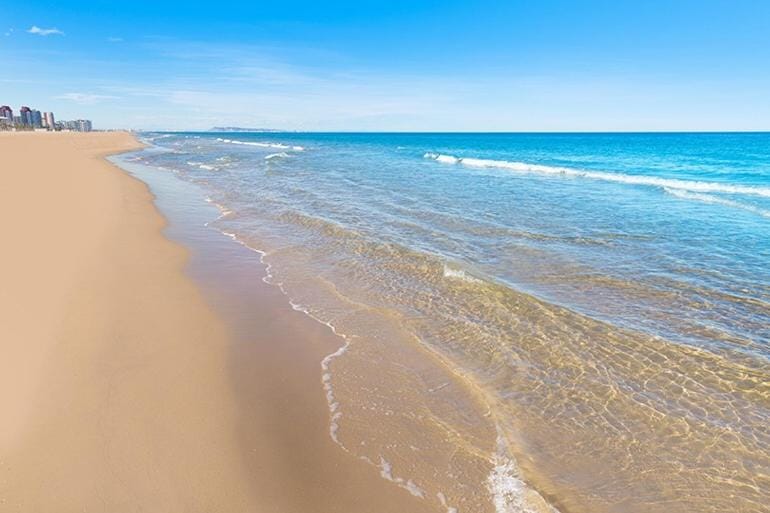 Hugo Beach Hotel & Apartments Hotel in Gandia