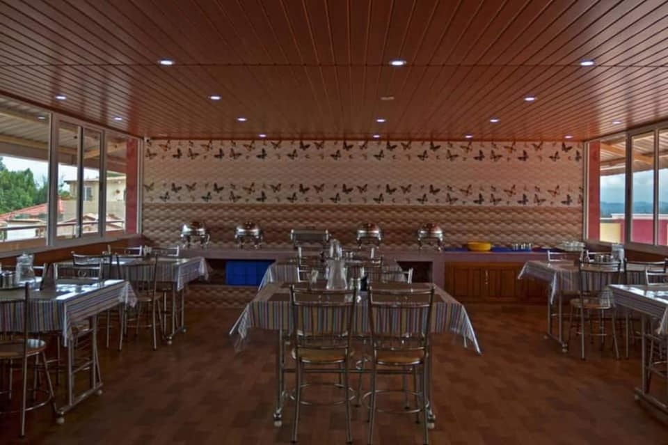 Lagana MMR Holiday Inn Hotel in Ooty