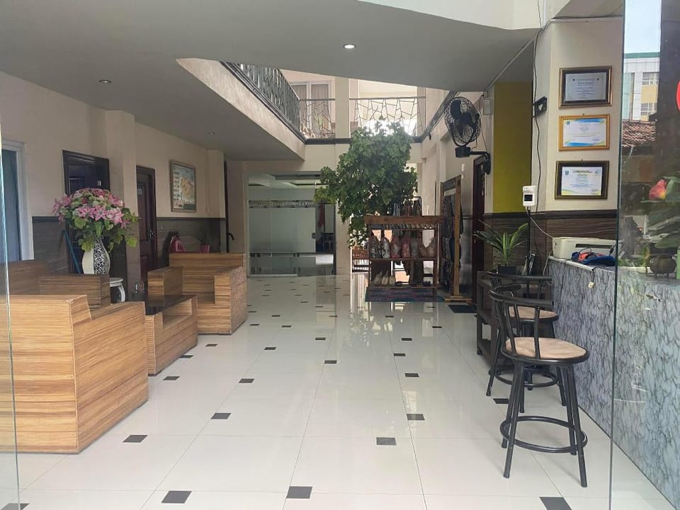Gang Guest Hotel Syariah & Resto Hotel in East Java