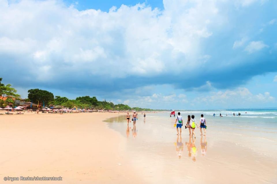 MAHAYANA 3BR -7min Beach Access & 10min to CANGGU Villa in North Kuta