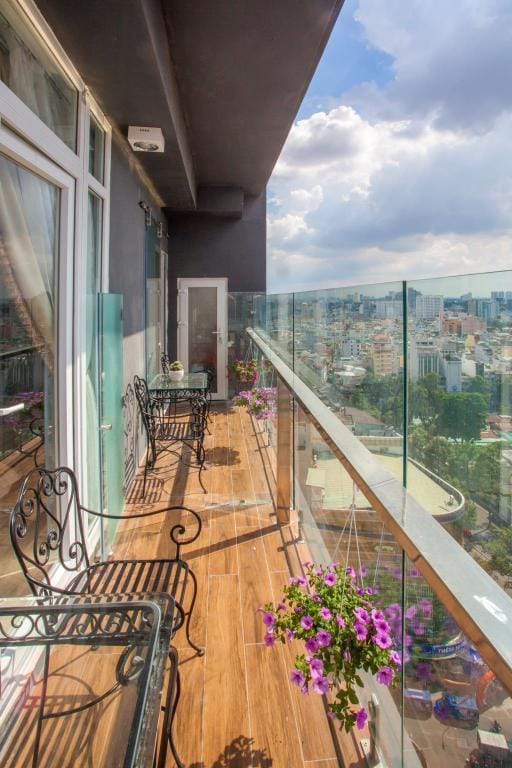 5 ROOM ENTIRE APARTMENT AT CITY CENTER Apartment in Ho Chi Minh City