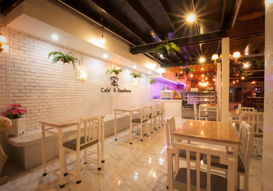 The History Cafe' & Guesthouse Bed and Breakfast in Thailand