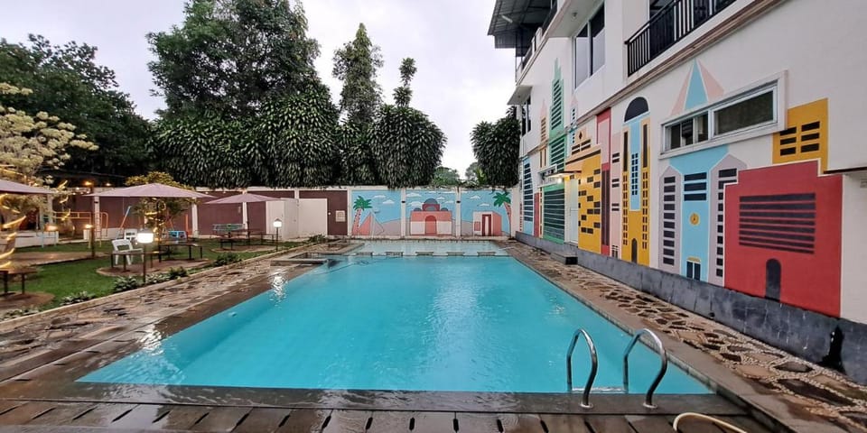 Villa Zam Zam Puncak Campground/ 
RV Resort in Cisarua