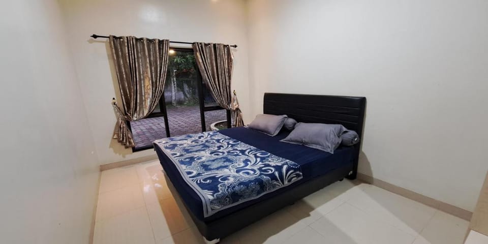 Villa Zam Zam Puncak Campground/ 
RV Resort in Cisarua