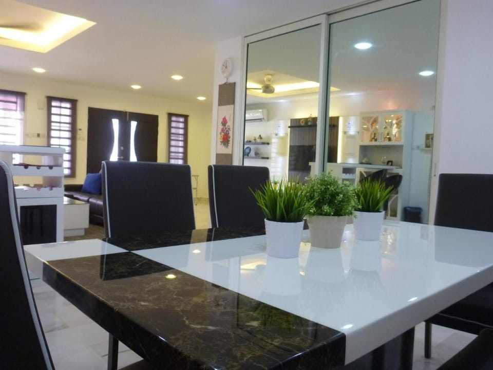 Melaka Homestay Cozy Semi-D Vacation rental in Malacca