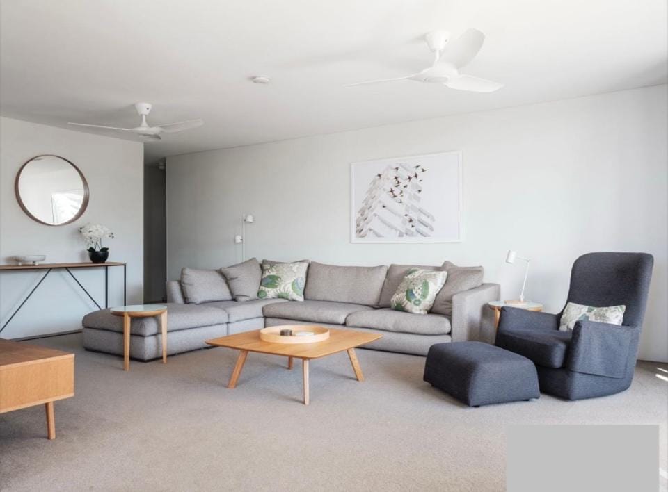 Oceania on Burleigh Beach Apartment hotel in Burleigh Heads