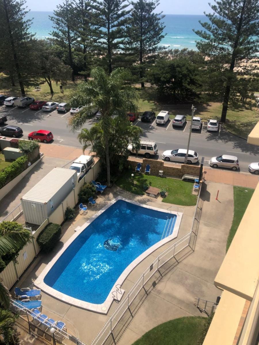 Oceania on Burleigh Beach Apartment hotel in Burleigh Heads