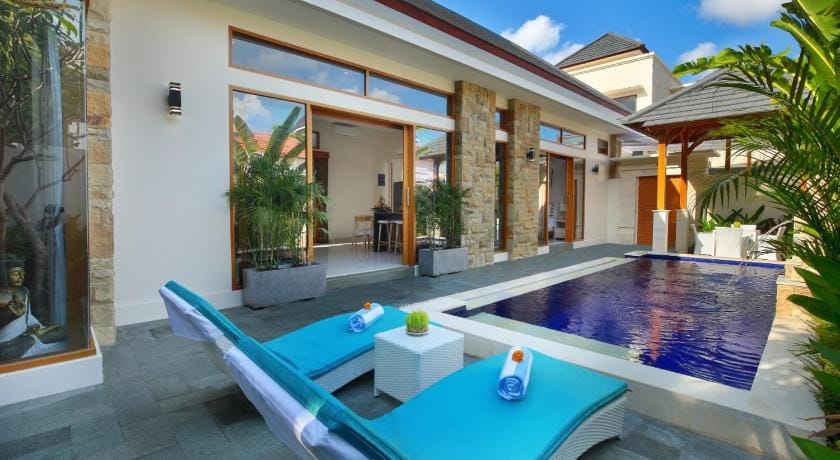 Holl Villa Hotel in Kuta